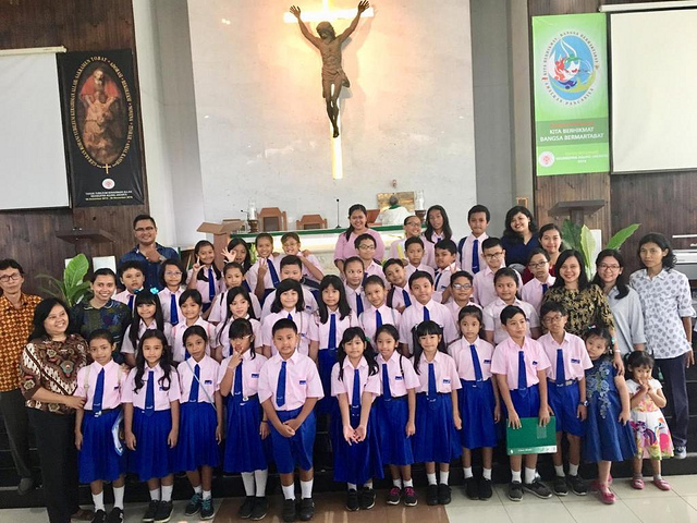 Tugas Koor di Gereja Santa Anna